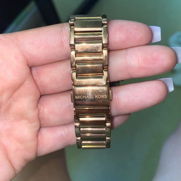 michael kors watch - Picture 5 of 5